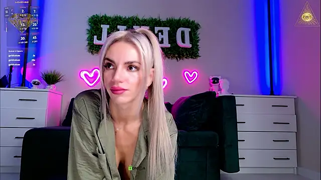 Devvil2222 stripchat live cam model