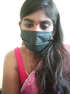 Keerthi_143 stripchat live cam model