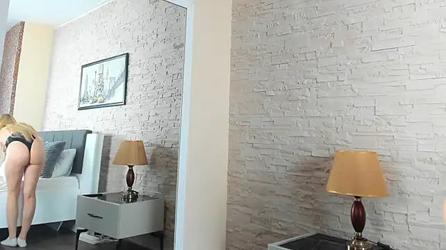 LuxaCole stripchat live cam model