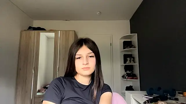 SpanishRooter stripchat live cam model