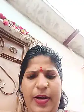 Joohi_Chawla143 stripchat live cam model