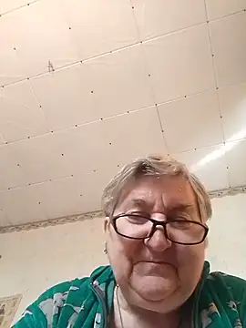 PanterochkaCharm stripchat live cam model