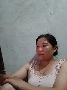 -Pudi- stripchat live cam model