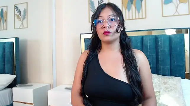 MilaaAdams stripchat live cam model