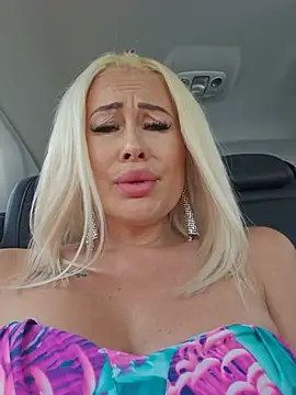 MILFBARBY stripchat live cam model