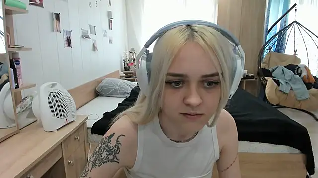 AriaArina stripchat live cam model