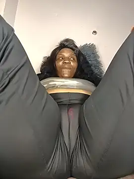 ThaBundaa stripchat live cam model