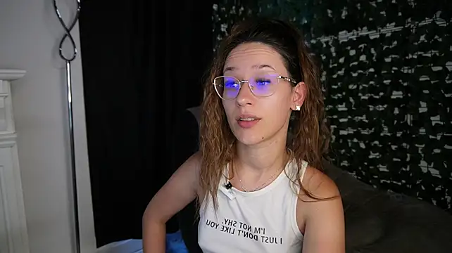 Nicole_Bliss stripchat live cam model