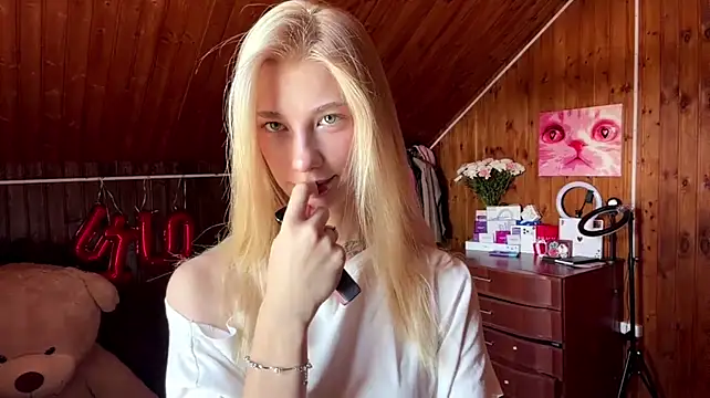 GlyndaMccannon stripchat live cam model