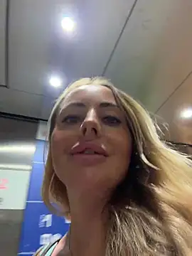 EmaSalis stripchat live cam model