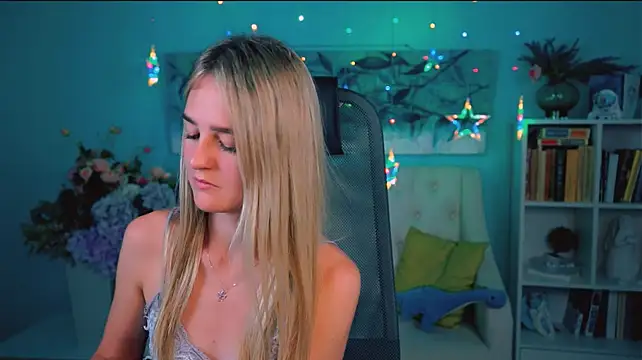 DeboraLarson stripchat live cam model