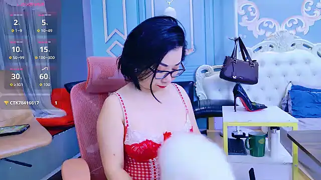 LucianaMe stripchat live cam model