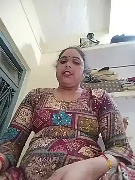 Big_krishna44A stripchat live cam model