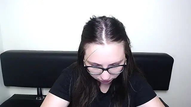 LiliaErmi stripchat live cam model