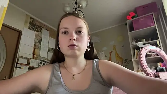 Aileyn stripchat live cam model