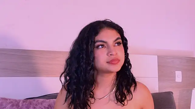 MelodyAlvarez stripchat live cam model