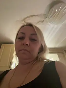 NattaKis stripchat live cam model
