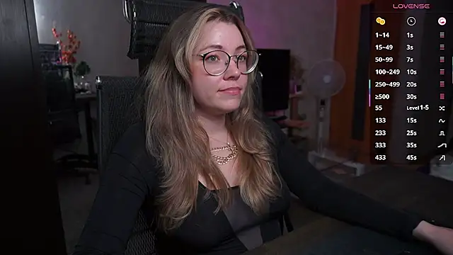 RemyCute stripchat live cam model