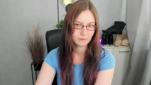 emmaxDelight stripchat live cam model