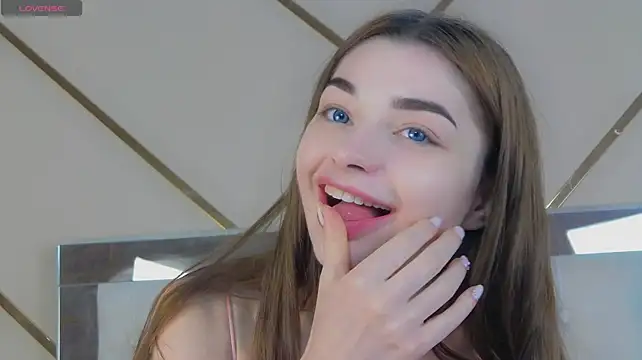 AngelinaWett stripchat live cam model