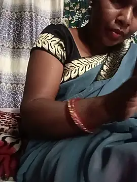 PUJA770 stripchat live cam model