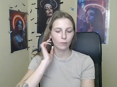StrangerGi stripchat live cam model