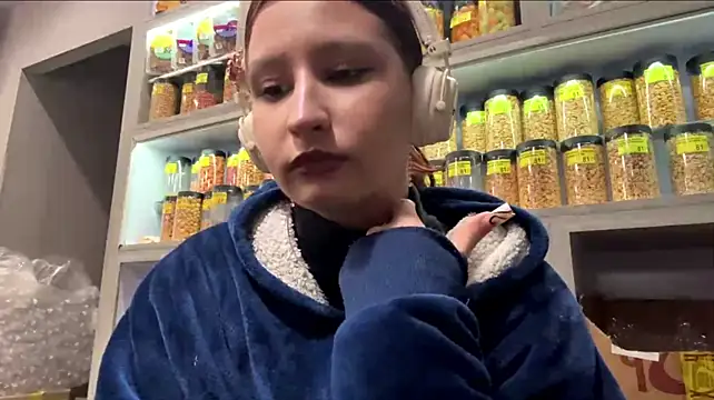 SuzanMoote stripchat live cam model
