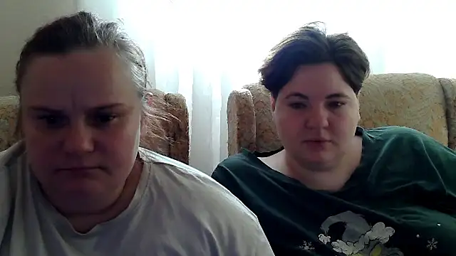 MilaXHelen stripchat live cam model