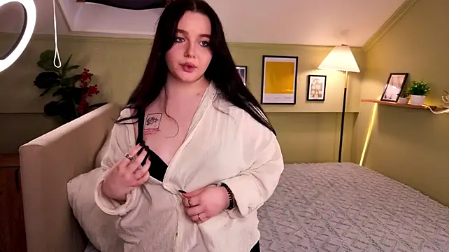 Tessa_Vi stripchat live cam model