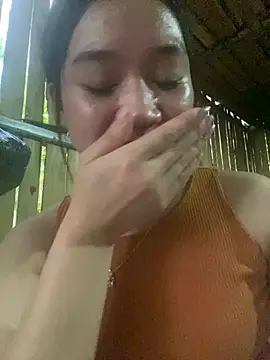 Juli-ing stripchat live cam model