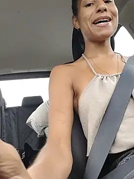YaraEstelle stripchat live cam model