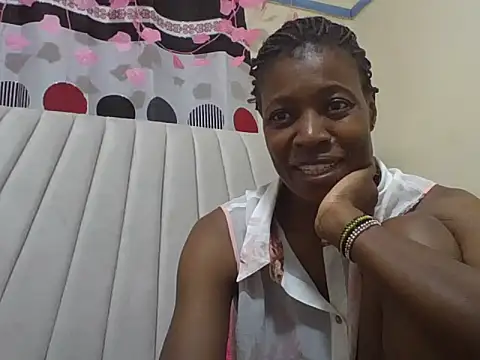 Eebony_Bubbly stripchat live cam model