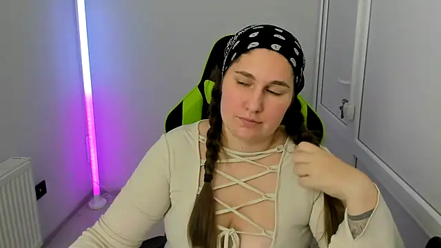 LunaVenom stripchat live cam model