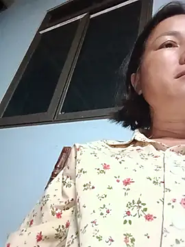 Yuzi-i stripchat live cam model