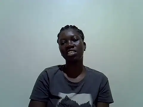 Sweet-Lynn stripchat live cam model