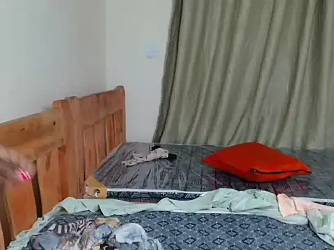 mollynavy stripchat live cam model
