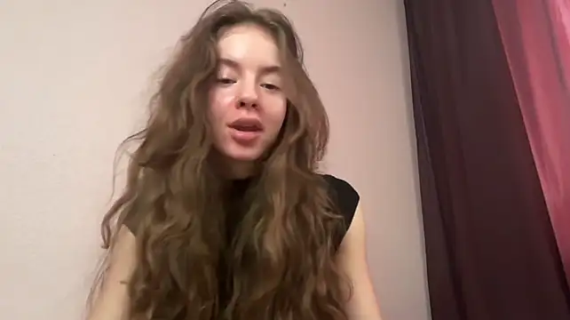 RoxyVivid stripchat live cam model