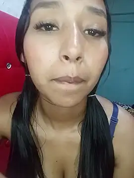 bella_chocolate stripchat live cam model