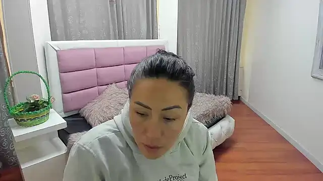 gaby_trent stripchat live cam model