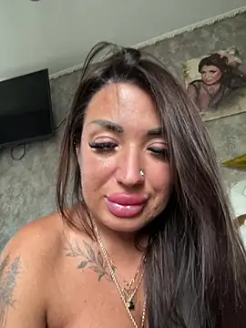 RuslanaXX stripchat live cam model