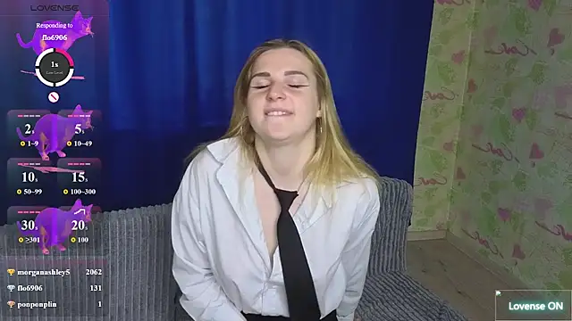 HelenMartines stripchat live cam model