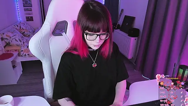 Yumi_Youkai stripchat live cam model