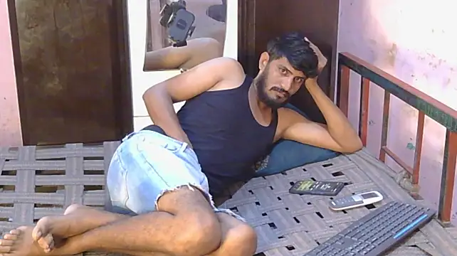 HotXKrish stripchat live cam model
