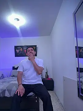 williamsmiiths16 stripchat live cam model