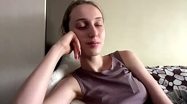 AsunaroCute stripchat live cam model