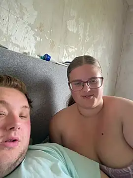 CurvyPaar2 stripchat live cam model