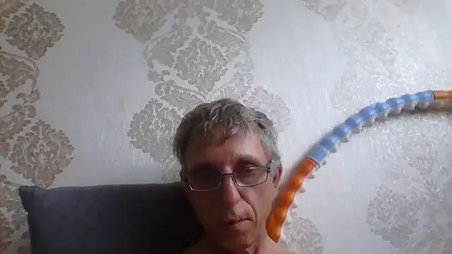 BobbyXRoyal stripchat live cam model