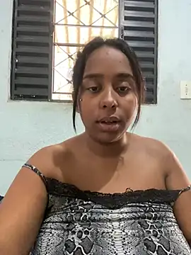 jhenannyy stripchat live cam model