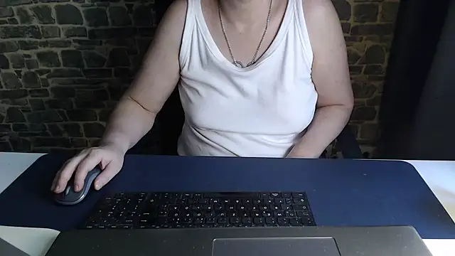 SweetPhoenix76 stripchat live cam model