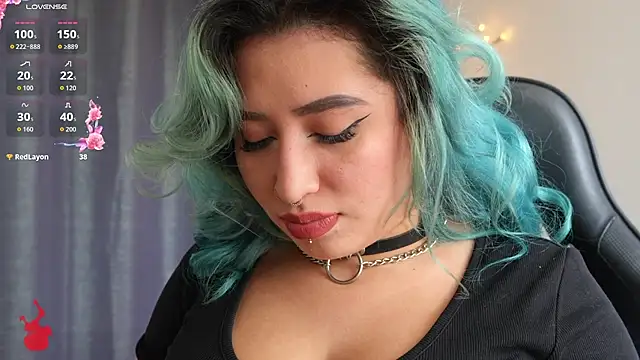 Chloee_breasts stripchat live cam model